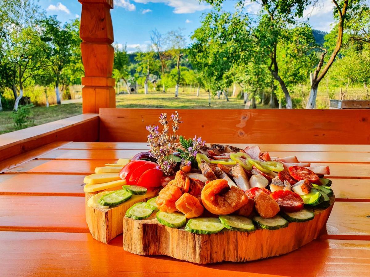 Domeniul Acasa In Vadu Izei Maramu Hotel Ngoại thất bức ảnh